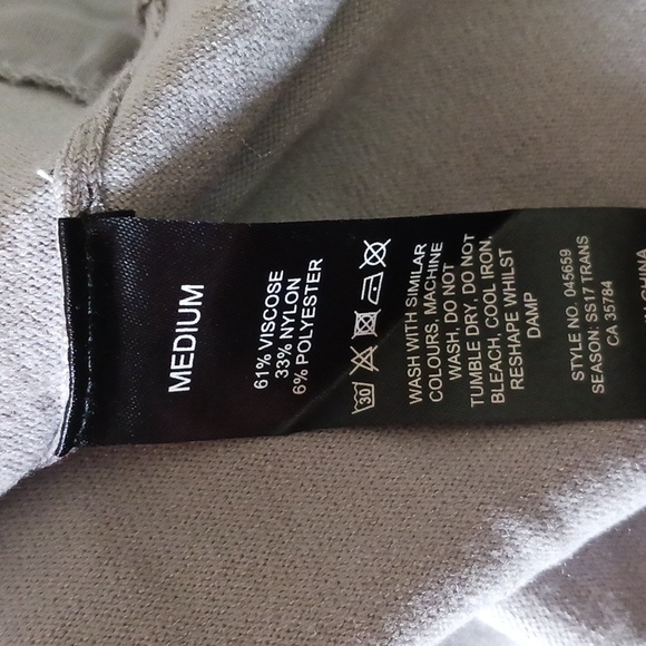 Beautiful, silver/grey Cardigan - Picture 6 of 6